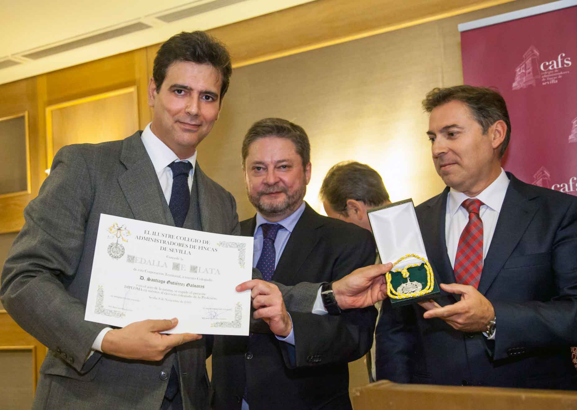 santiago-gutierrez-galnares-medalla-honor